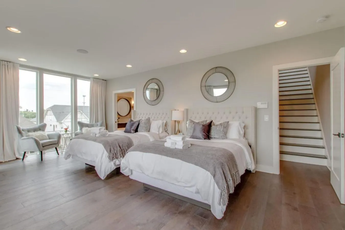 Holiday home The Dove Downtown Modern Huge Rooftop Deck Gulch Nashville